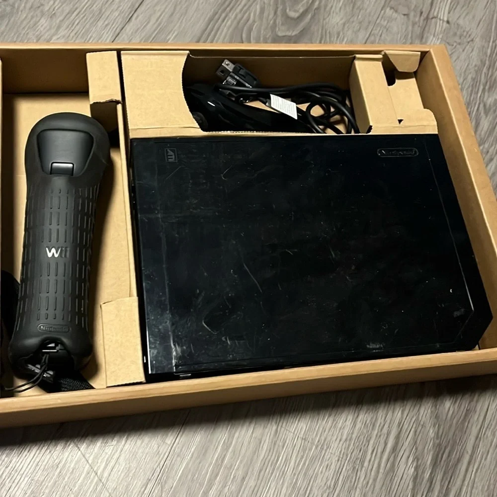 Nintendo Wii Console with New Super Mario Bros - Black! Missing game!